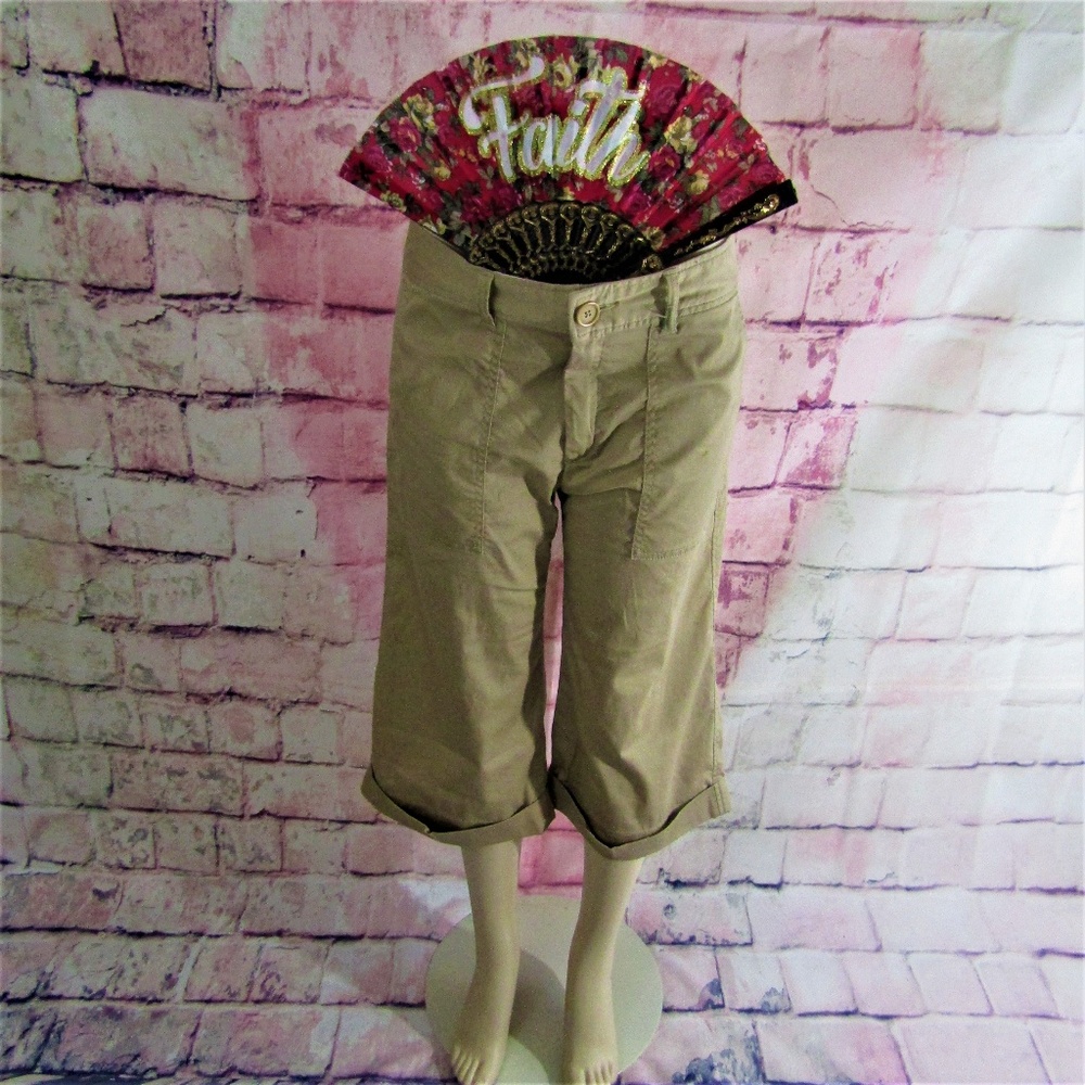 Gap Curvy Cropped Capri Cuffed Khaki Pants 8